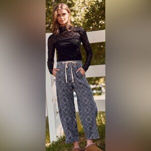 Oddi Paisley Printed corduroy Pants With Drawstring Waist Cropped Straight Leg L